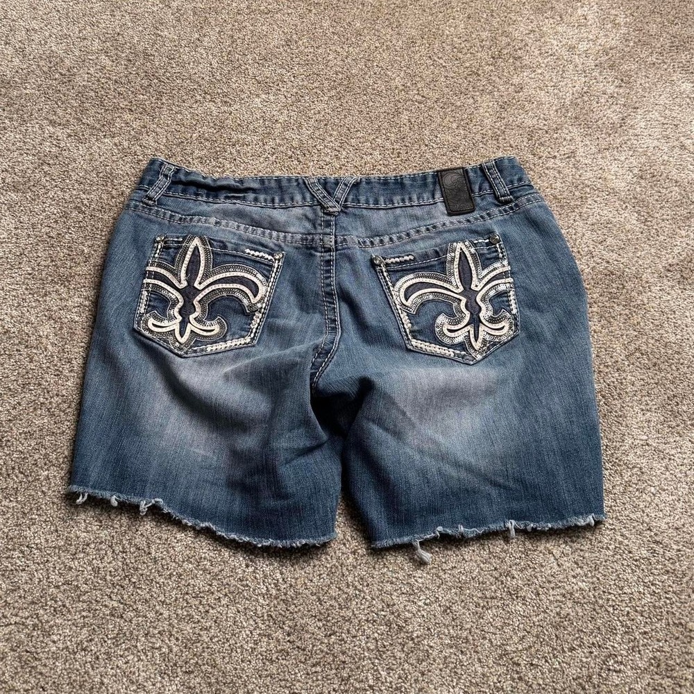VANITY COLLECTION EMBELLISHED POCKET CUT OFF DENIM SHORTS